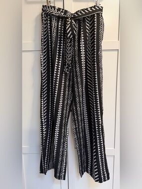 Black & Off White Wide Leg Pants NWOT